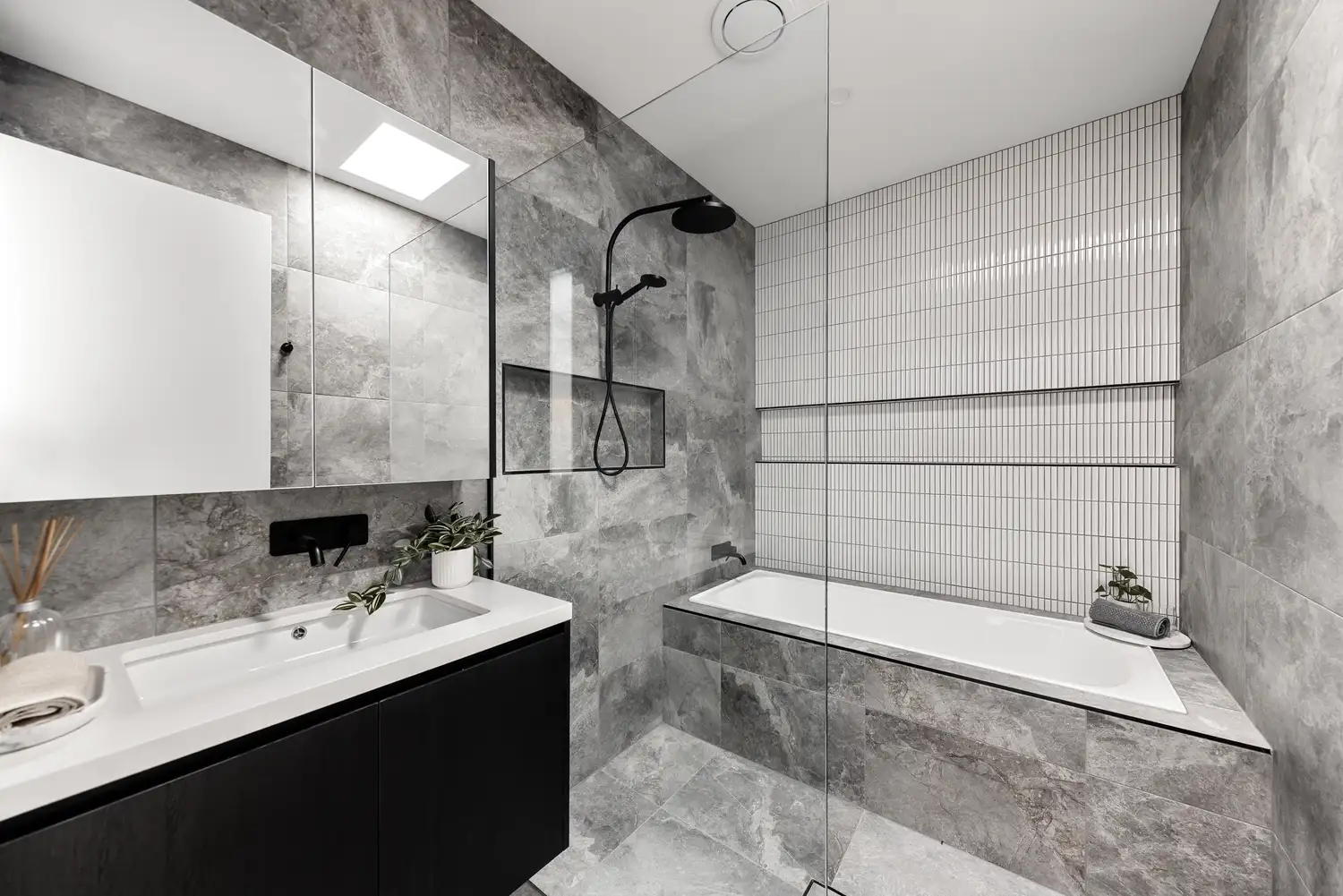 Veined Marble Ensuite